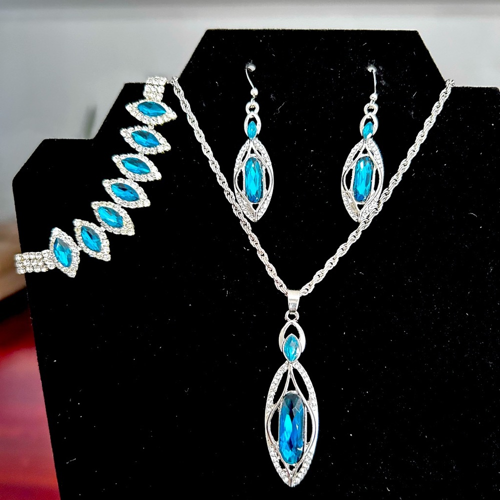 Silver Tone & Aquamarine Necklace, Earrings & Bracelet Set
